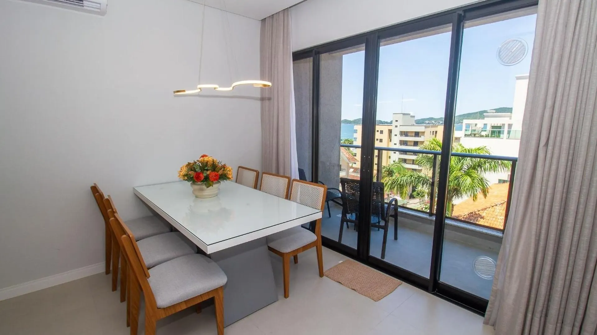 623 Lindo Apartamento Finamente Mobiliado Localizado Na Praia De Bombas Bombinhas Brazil