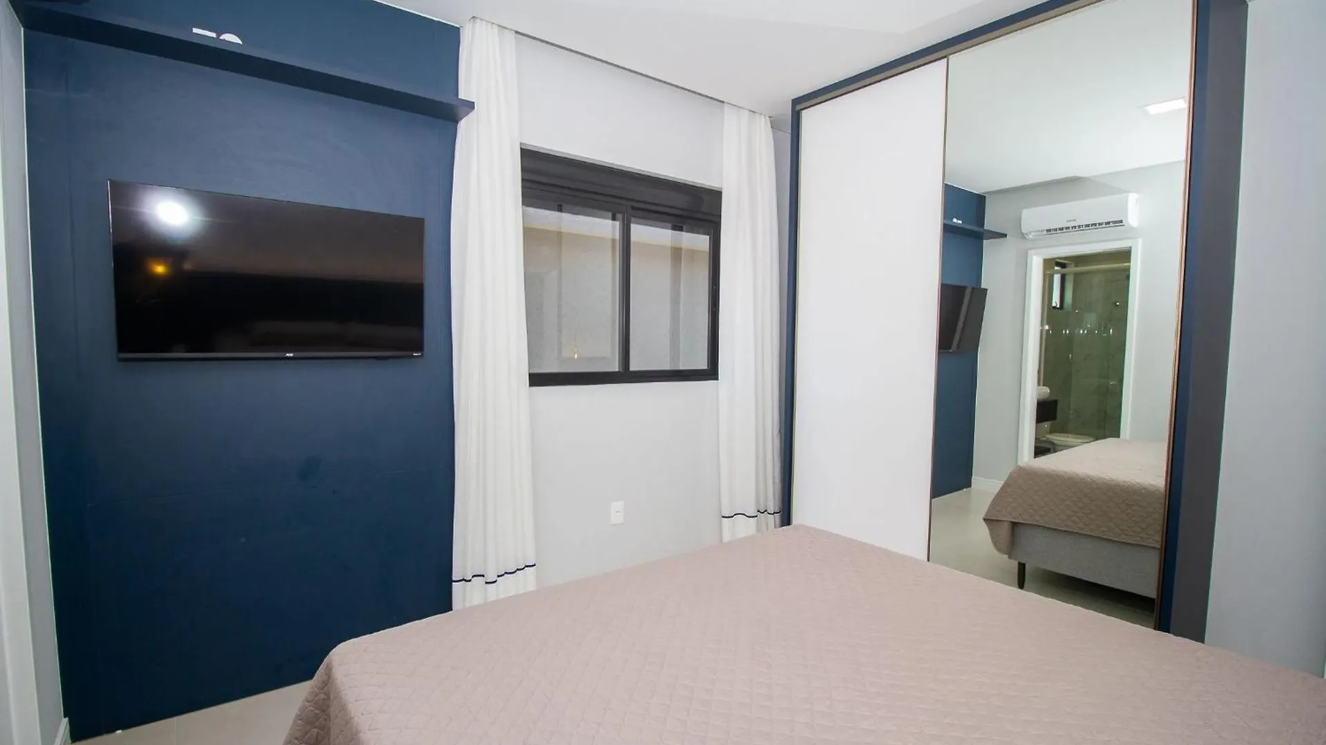 623 Lindo Apartamento Finamente Mobiliado Localizado Na Praia De Bombas Bombinhas 0*,