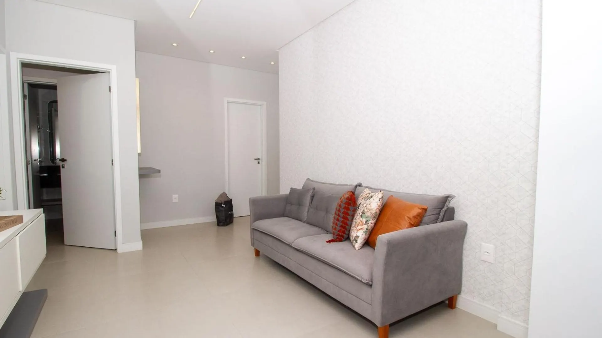 623 Lindo Apartamento Finamente Mobiliado Localizado Na Praia De Bombas Bombinhas Apartment